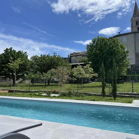 Villa Moderne Avec Piscine Privee Et Grand Terrain En Centre-ville - Fr-1-382-208